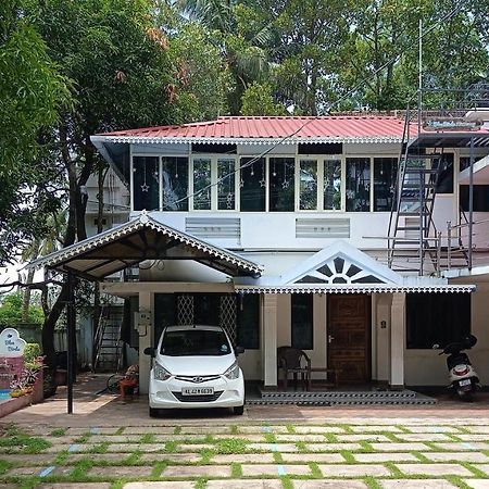 Blue Birds Homestay Cherai Beach Bagian luar foto