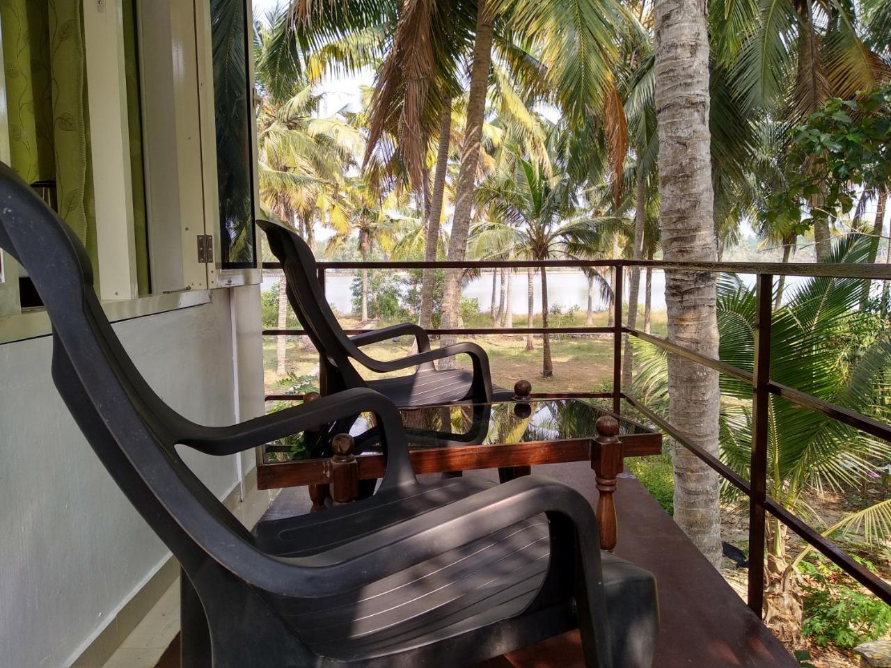 Blue Birds Homestay Cherai Beach Bagian luar foto