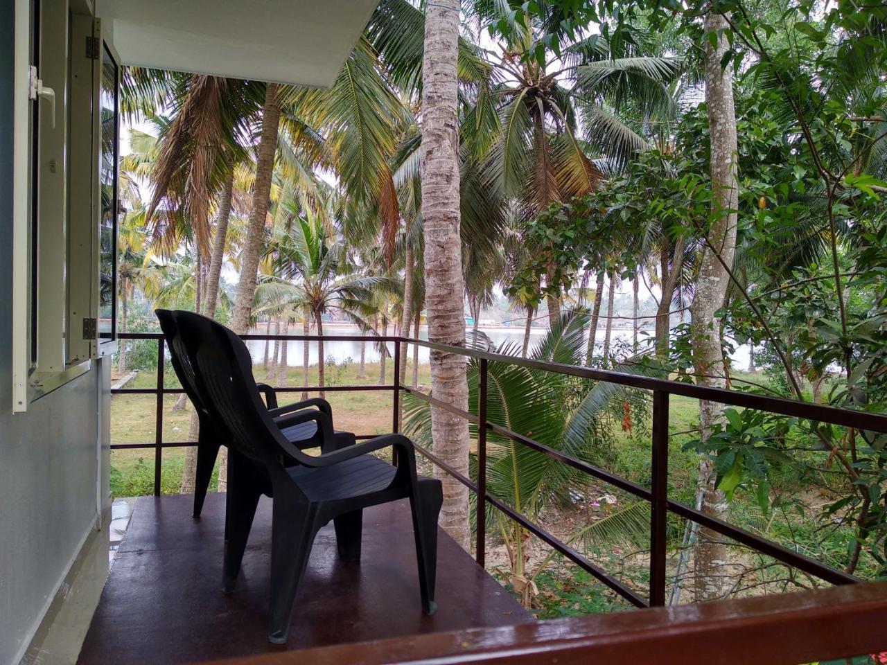 Blue Birds Homestay Cherai Beach Bagian luar foto