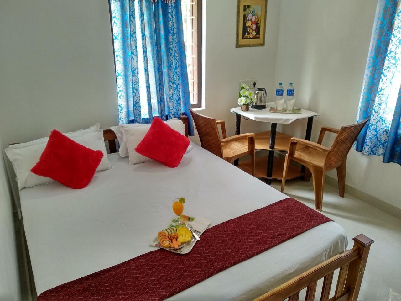 Blue Birds Homestay Cherai Beach Bagian luar foto