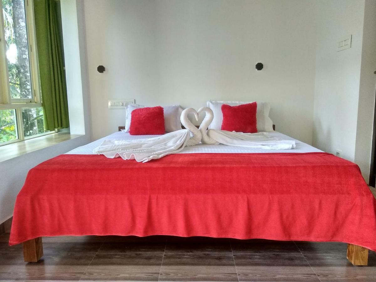 Blue Birds Homestay Cherai Beach Bagian luar foto