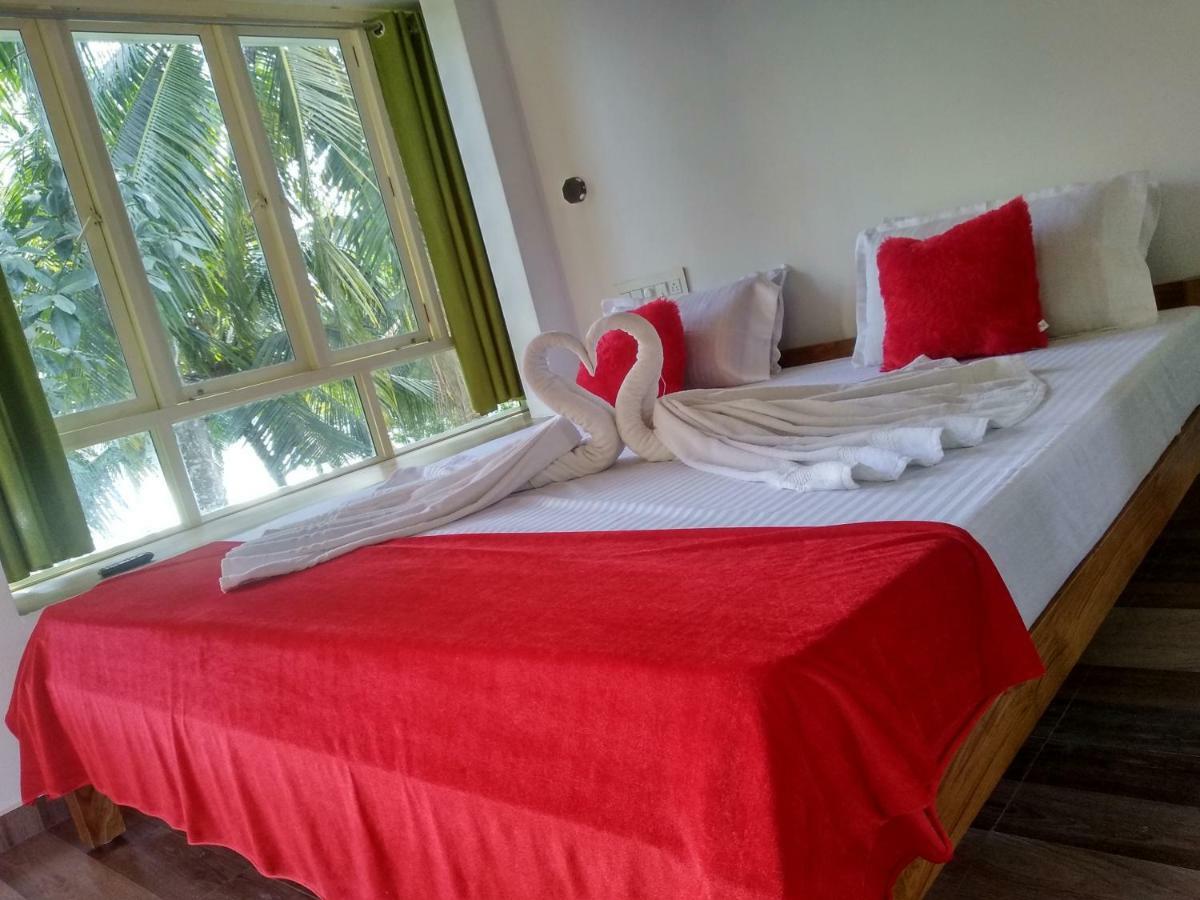 Blue Birds Homestay Cherai Beach Bagian luar foto