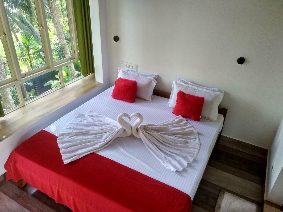 Blue Birds Homestay Cherai Beach Bagian luar foto