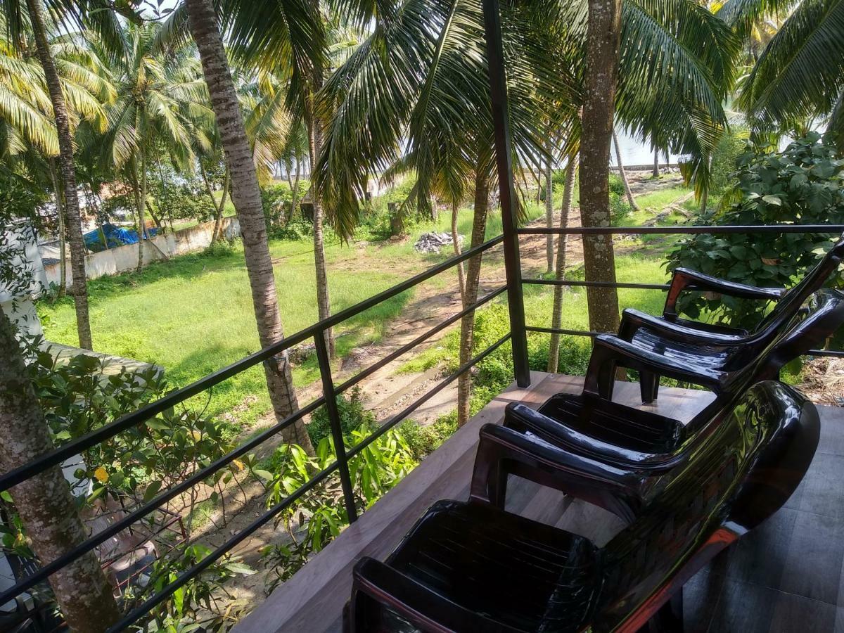Blue Birds Homestay Cherai Beach Bagian luar foto