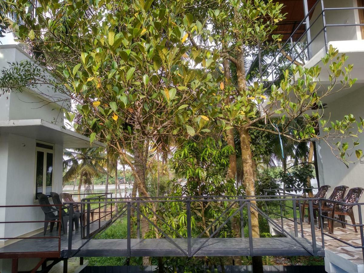Blue Birds Homestay Cherai Beach Bagian luar foto