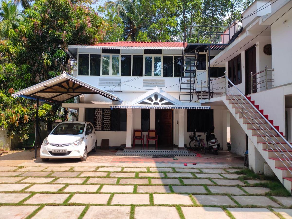 Blue Birds Homestay Cherai Beach Bagian luar foto