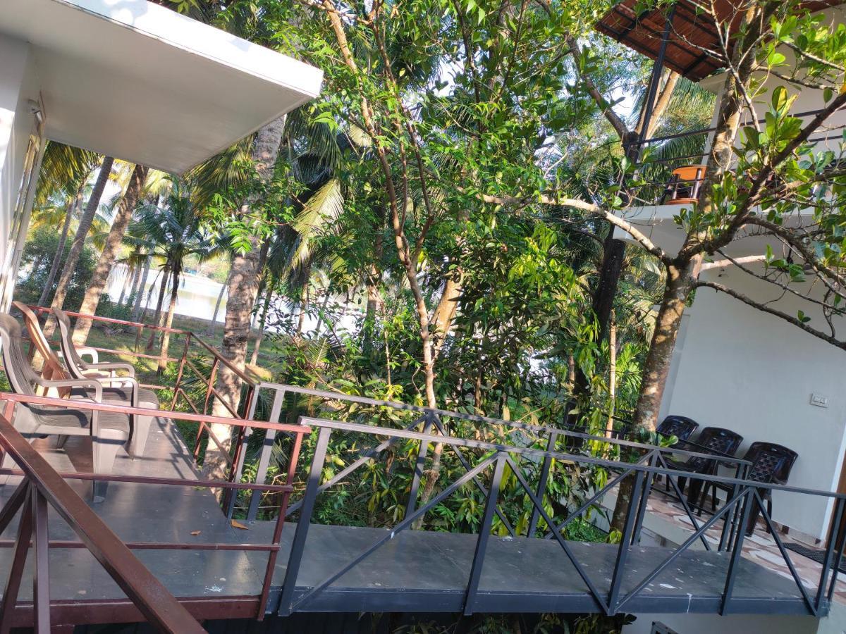 Blue Birds Homestay Cherai Beach Bagian luar foto